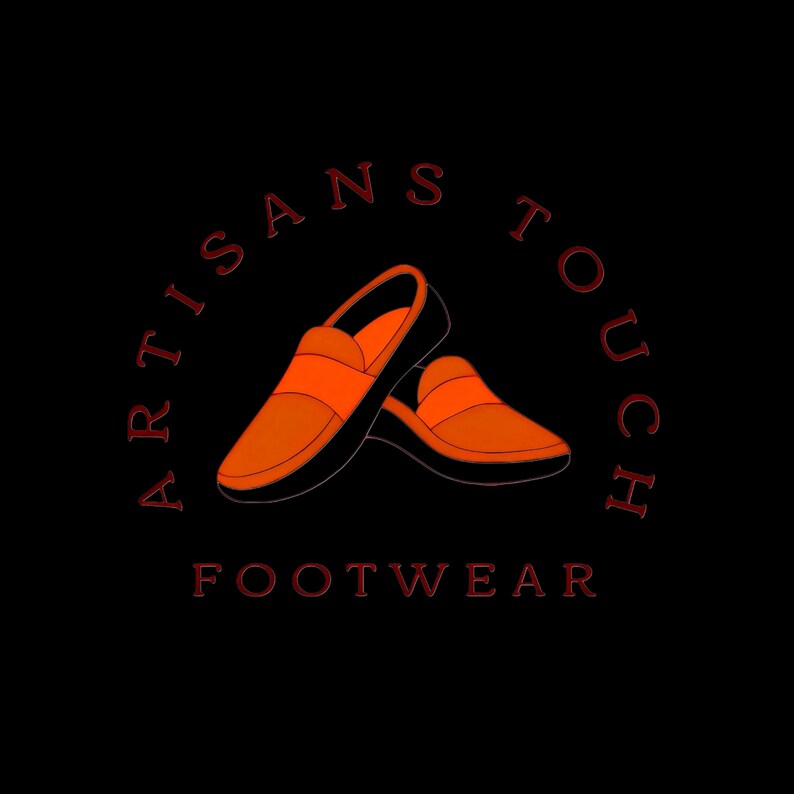 Op de afbeelding: Logo voor Artisans Touch Footwear. Het logo toont twee oranje en zwarte loafers. De woorden "ARTISANS TOUCH" staan in een boog boven de schoenen en het woord "FOOTWEAR" staat eronder. Alle tekst is rood op een zwarte achtergrond.