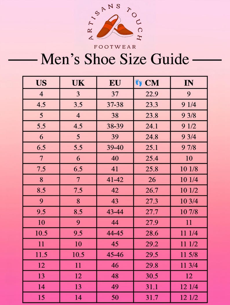 Op de afbeelding: Een tabel met schoenmaten voor mannen in US, UK, EU, centimeters en inches. De tabel staat op een roze achtergrond met een logo bovenaan dat "Artisans Touch Footwear" zegt.