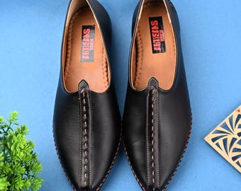 Handgemaakte zwarte leren mojari-schoenen: Punjabi Jutti-loafers