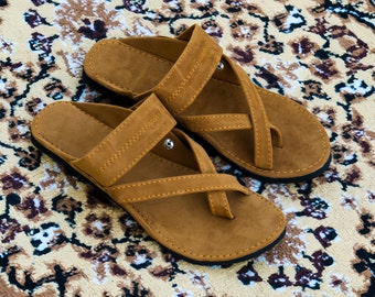 Criss Cross sandalen voor mannen, Tan sandalen, comfortabele slippers, etnische Thong dia's, handgemaakte sandalen, traditionele sandalen, Kolapuri sandalen