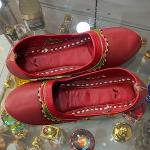 Embroidered Indian Leather Jutti Shoes: Red Wedding Bridal Slip-Ons