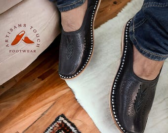 Handmade Black Leather Mojari Shoes: Mens Ethnic Loafers  display picture 2