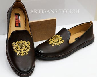 Handmade Leather Mojari Shoes: Golden Embroidered Ethnic Loafers