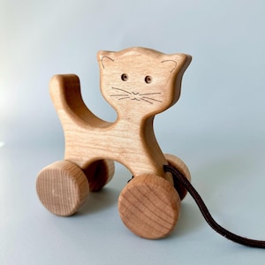 Träkatt med drag- och knuffleksak - Montessorileksaker för 1 2 3-åringar, Present till småbarn, Vintage ekologiska babyleksaker, Djur på hjul, Födelsedagspresent för barn