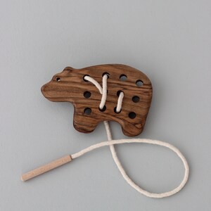Lacing Montessori toy Bear Leaf threading toy for kids Educational natural fidget toys for toddler Baby boy girl gift Waldorf sensory toys
