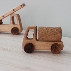 Kerstcadeau baby - Houten autospeelgoed op wielen voor kinderen van 1 2 3 jaar oud, cadeau babyjongen, educatief Montessorispeelgoed voor peuter Gasoline tanker