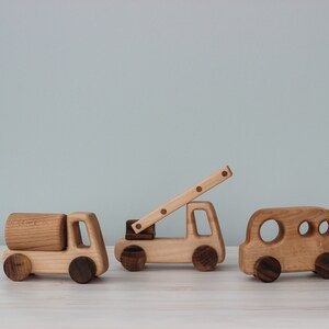 Kerstcadeau baby - Houten autospeelgoed op wielen voor kinderen van 1 2 3 jaar oud, cadeau babyjongen, educatief Montessorispeelgoed voor peuter afbeelding 10