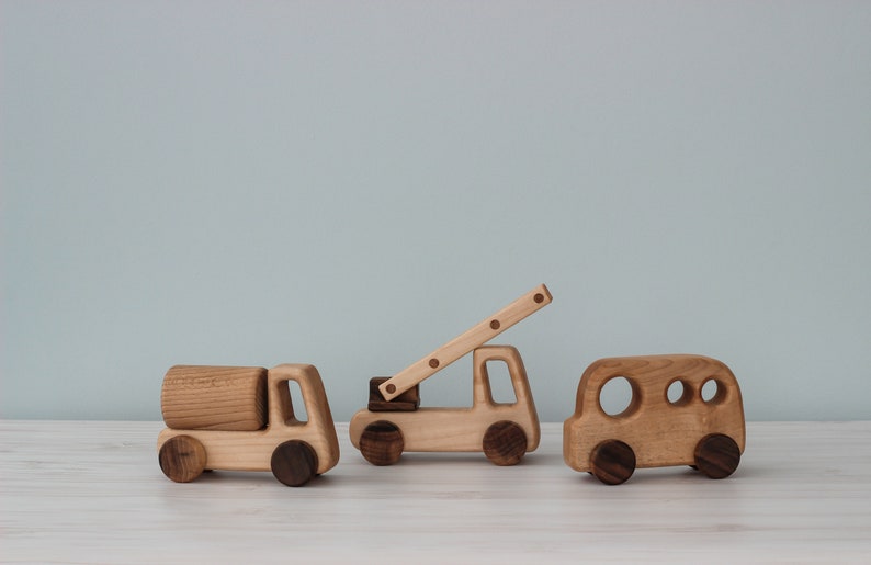 Kerstcadeau baby - Houten autospeelgoed op wielen voor kinderen van 1 2 3 jaar oud, cadeau babyjongen, educatief Montessorispeelgoed voor peuter afbeelding 10