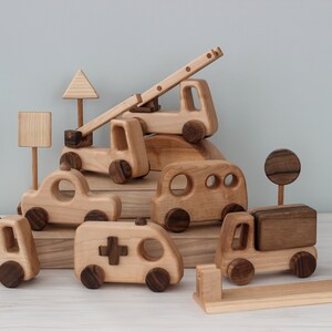 Kerstcadeau baby - Houten autospeelgoed op wielen voor kinderen van 1 2 3 jaar oud, cadeau babyjongen, educatief Montessorispeelgoed voor peuter afbeelding 2