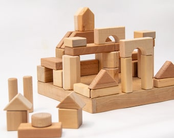 Wooden Building Blocks Set 39 pcs Construction Montessori Play Set, Educational Stacking Toys for Kids