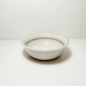 Arabia Finland SALLA cereal bowl, designed by Raija Uosikkinen. Nordic vintage, Made in Finland