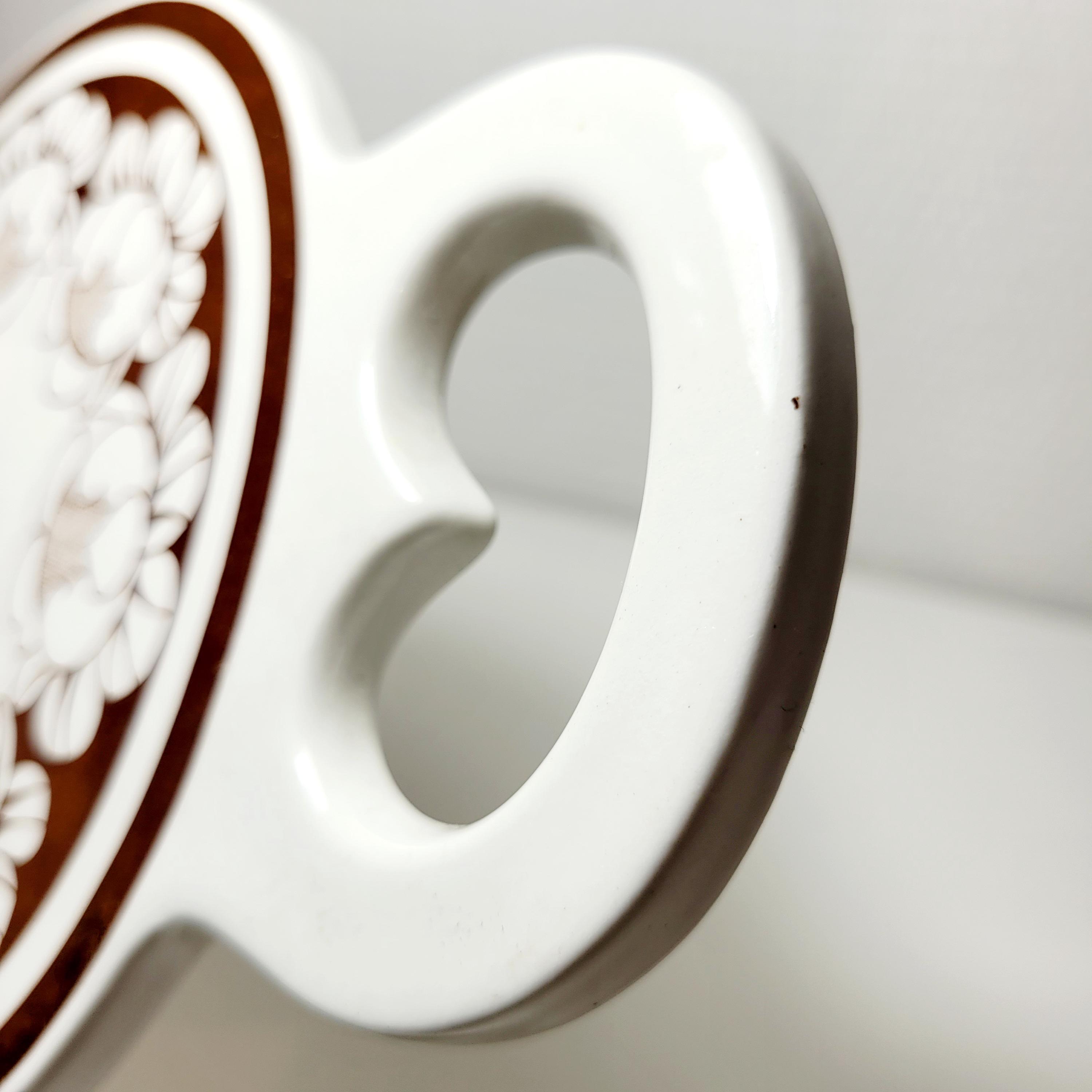 Arabia Finland KATRILLI Cutting Board, Designed by Esteri Tomula