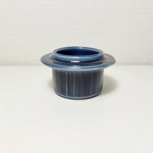 Rare Arabia Finland BLUE KOSMOS egg cup, designed by Gunvor Olin-Grönqvist. Nordic vintage, Made in Finland