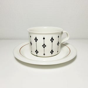 Arabia Finland KARTANO teacup and saucer, designed by Esteri Tomula. Nordic vintage, Made in Finland