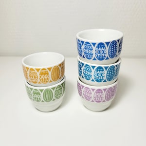 Arabia Finland KAUNO egg cup, designed by Raija Uosikkinen. Different color options. Nordic vintage, Made in Finland
