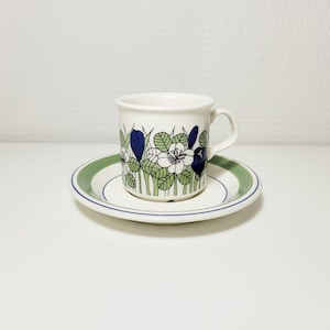 Arabia Finland KROKUS mocha coffee cup and saucer, designed by Esteri Tomula. Nordic vintage, Made in Finland