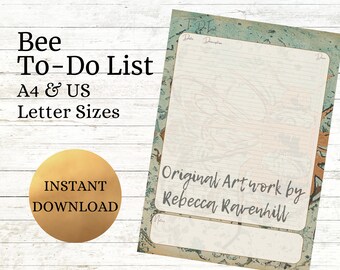 Puede incluir: Una lista de tareas con un diseño de mapa vintage. El texto "Bee To-Do List" está en la parte superior, con "A4 & US Letter Sizes" debajo. Las palabras "Instant Download" están en un círculo dorado. La obra de arte es de Rebecca Ravenhill.