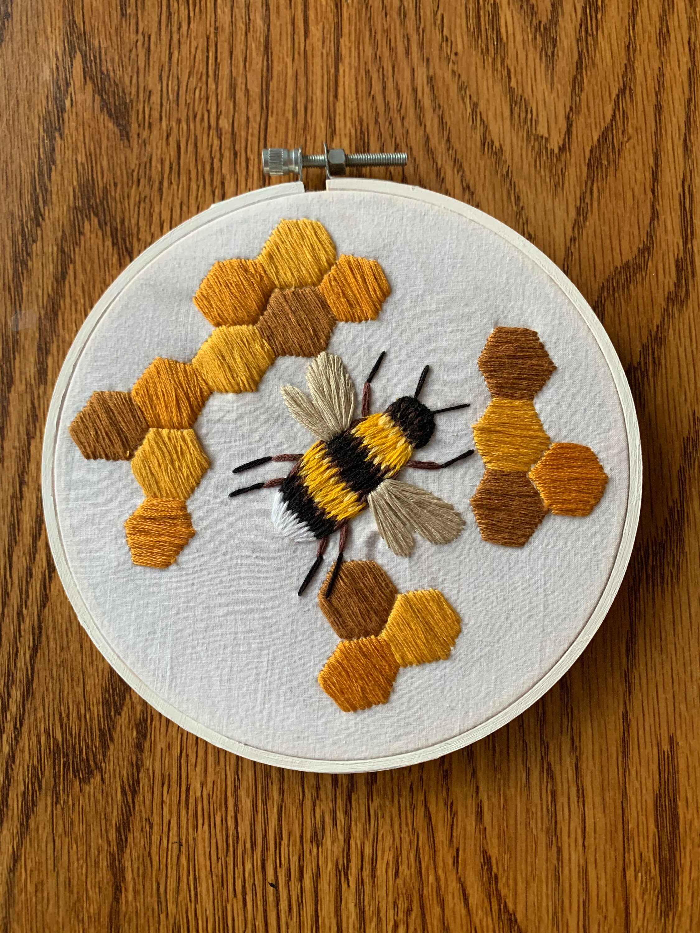 Bee With Honey Comb Embroidery Bee With Honey Comb Embroidery