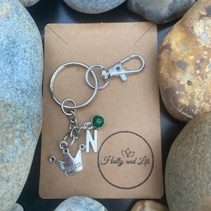 Llavero de corona de princesa, Llavero personalizado colgante, Regalo de princesa, Iniciales del alfabeto, Encanto de piedra de nacimiento, Llavero de princesa, Llaveros de corona