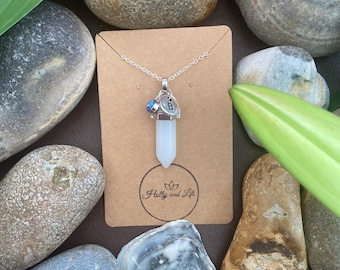 Collier en jade blanc avec cristaux hexagonaux : breloque initiale, cadeau de naissance