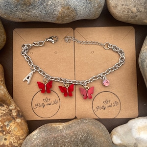 Bracelet papillon, bracelet initiales alphabet, bracelet pierres de naissance, bracelet initiales, bracelet de cheville papillon, bracelet papillons, bracelet
