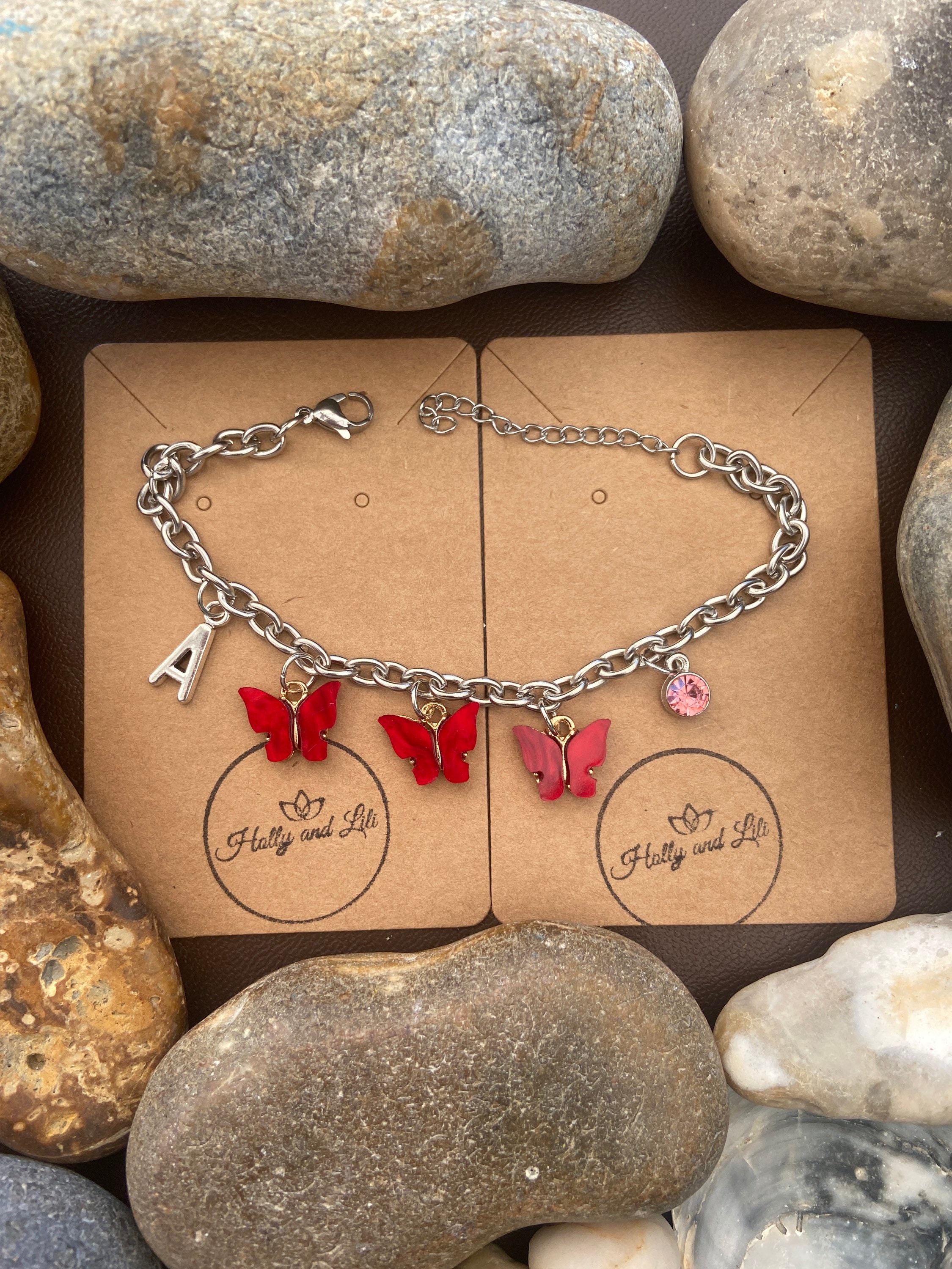Bracciale con iniziale a farfalla: braccialetto personalizzato con ciondolo con pietra portafortuna - Italia