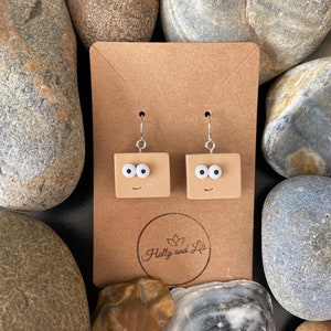 Pendientes de caja, ganchos de caja de cartón, pendientes de cara sonriente, pendientes de novedad, pendientes personalizados