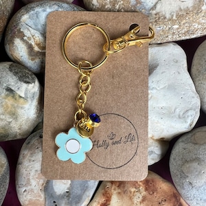 Daisy Flower Style Personalised Gold Keyring, Daisie Keycchain, Alphabet Initials, Birthstone Charm, Initials Keyring, Flower Zipper Chain