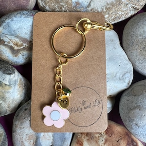 Daisy Flower Style Personalised Gold Keyring, Daisie Keycchain, Alphabet Initials, Birthstone Charm, Initials Keyring, Flower Zipper Chain
