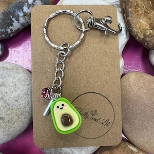 Llavero personalizado de aguacate, iniciales del alfabeto, aguacates, dije de piedra de nacimiento, llavero con iniciales, cadena con cremallera con cara de aguacate, regalo de aguacate