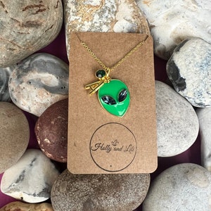 Collier extraterrestre, collier à breloques pendentif personnalisé, initiales de l&#39;alphabet, breloque pierre de naissance, extraterrestres, cadeaux extraterrestres, cadeau Mashan