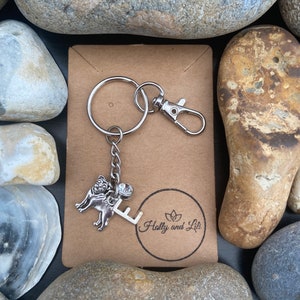 Llavero personalizado Pug, Llavero para perro, Pugs, Inicial alfabética, Colgantes de piedra natal, Cadena con cremallera para amantes de los perros, Llavero Pug, Llavero para perrito