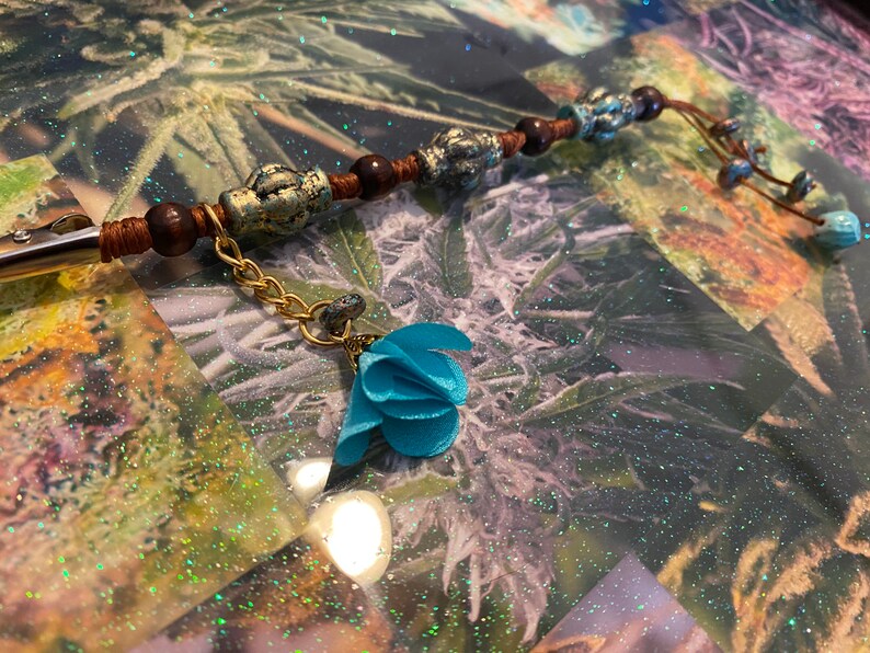 Distressed blue roach clip