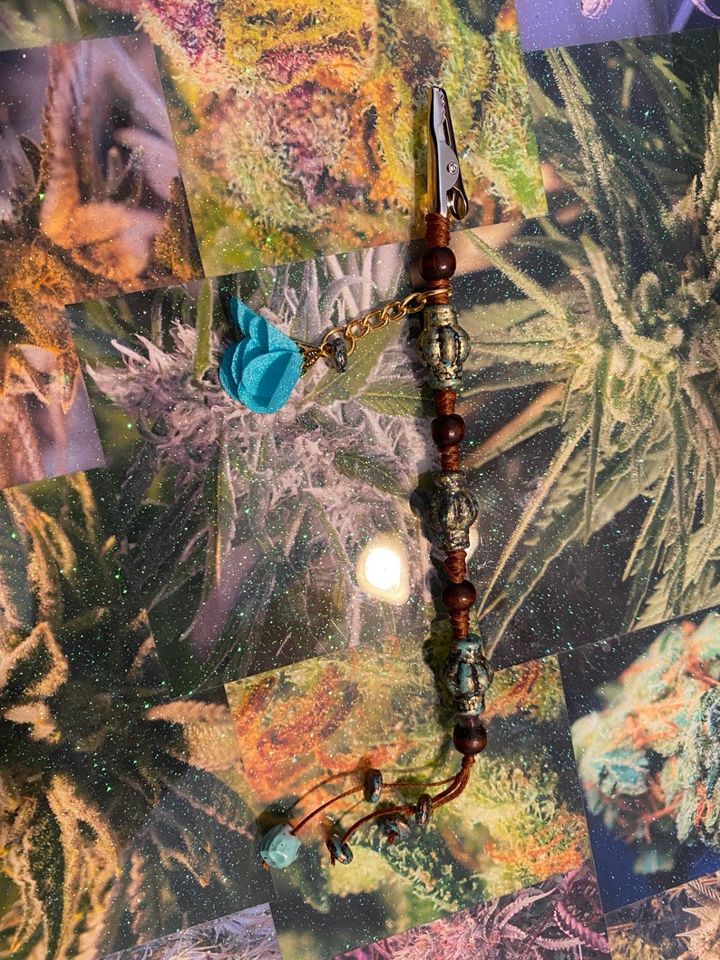 Distressed blue roach clip