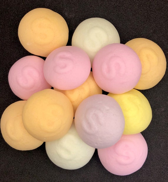 Round Fruit Balls - Emily's Eats - Freeze Dried Treats