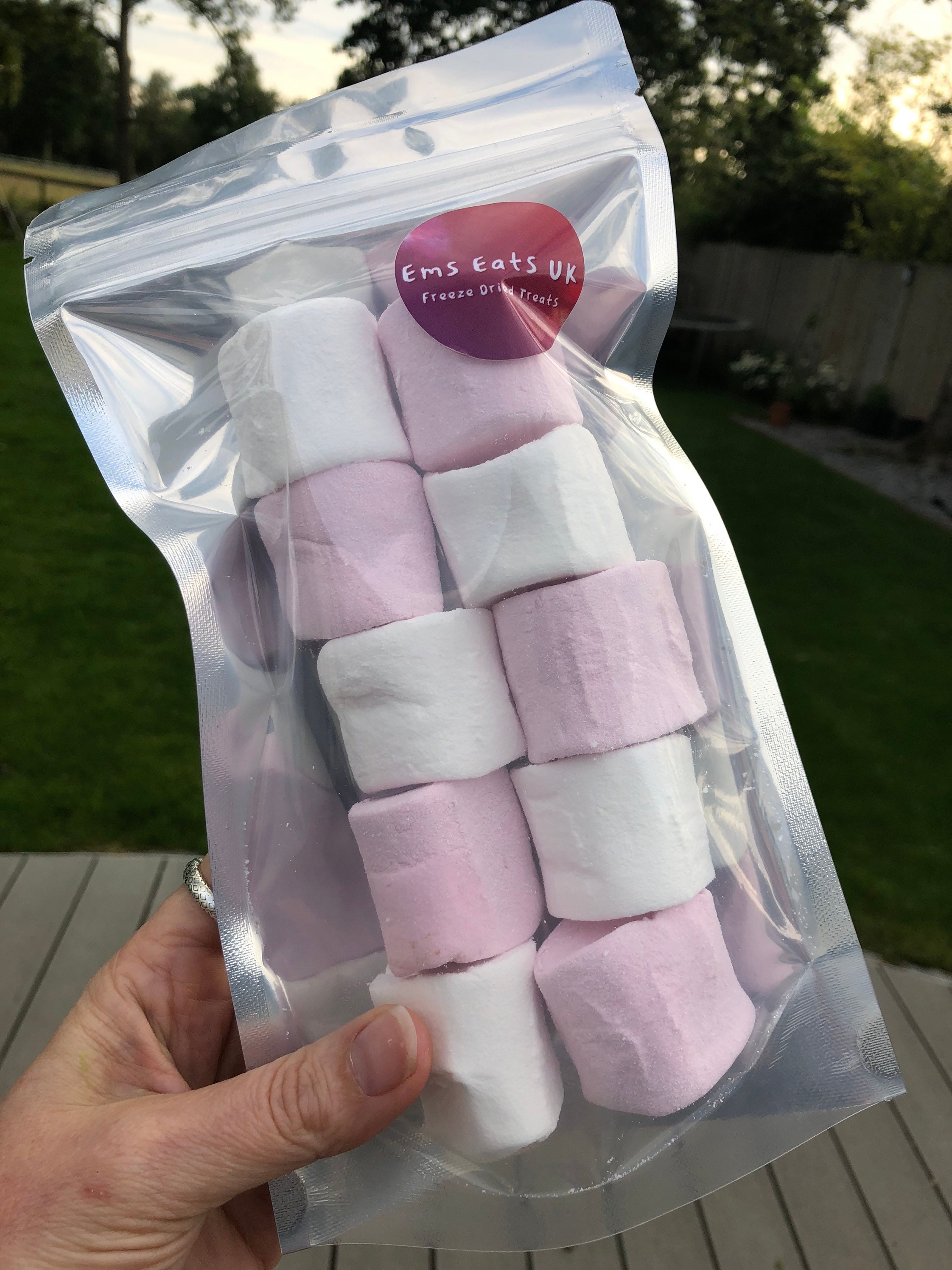 UK Freeze Dried Large Marshmallow. Large, crunchy, delicious treats for