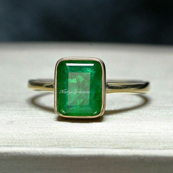Amazon.com: Natural Certified Emerald/Panna 4.00-11.00Ct Gemstone  Copper(Panuchdhatu) Astrological Ring, Emerald Ring For Unisex (4.00 Ct.,  Men): Clothing, Shoes & Jewelry