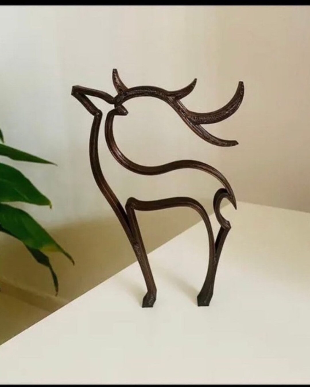 Reindeer Silhouette, Christmas 3D Line Art, Animal Minimalist