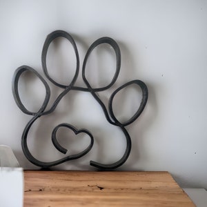 Minimalistic Dog Paw Line Art Sculpture – 3D Printed Paw Silhouette Ornament – Wall Decor - Pet Memorial Gift - home - office - Dog Lover