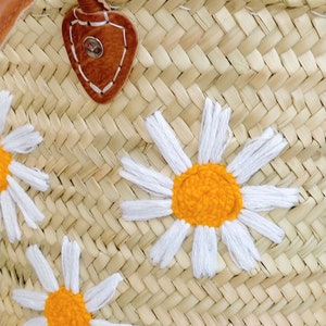 Wicker basket, straw bag, straw basket, wicker tote bag, beach basket, basket embroidered with daisies image 3