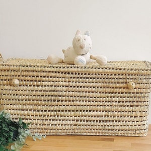 Wicker storage trunk 80 cm, Palm leaf toy chest