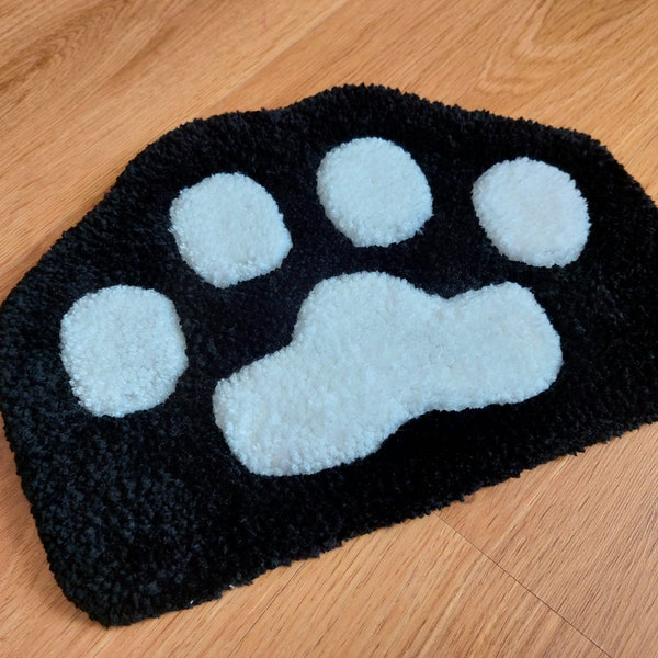 tufting,paw print door mat,mat for dogs,mat for dog house,mat for dog house,tufting,handmade carpet,dog accessory,rug