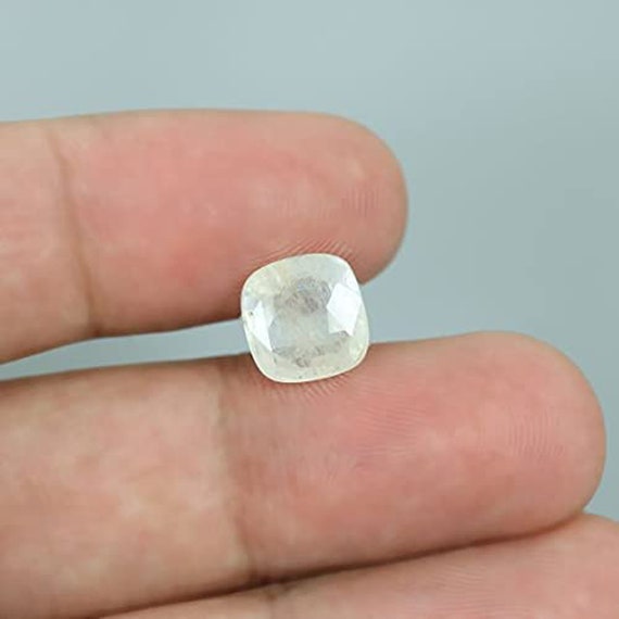 Value of White Sapphire compared to the value of Diamond