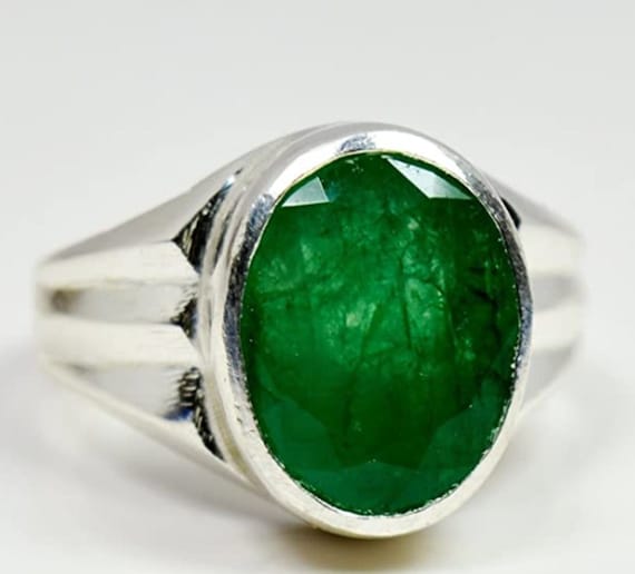 Kwiat | The Kwiat Setting Engagement Ring with an Oval Emerald and Pavé in  Platinum - Kwiat