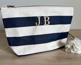 Personalised Makeup Bag | Cosmetic Bag | Personalised Gift | Engagement Gift | Embroidered Bag | Initials Bag | Monogram Makeup Bag |