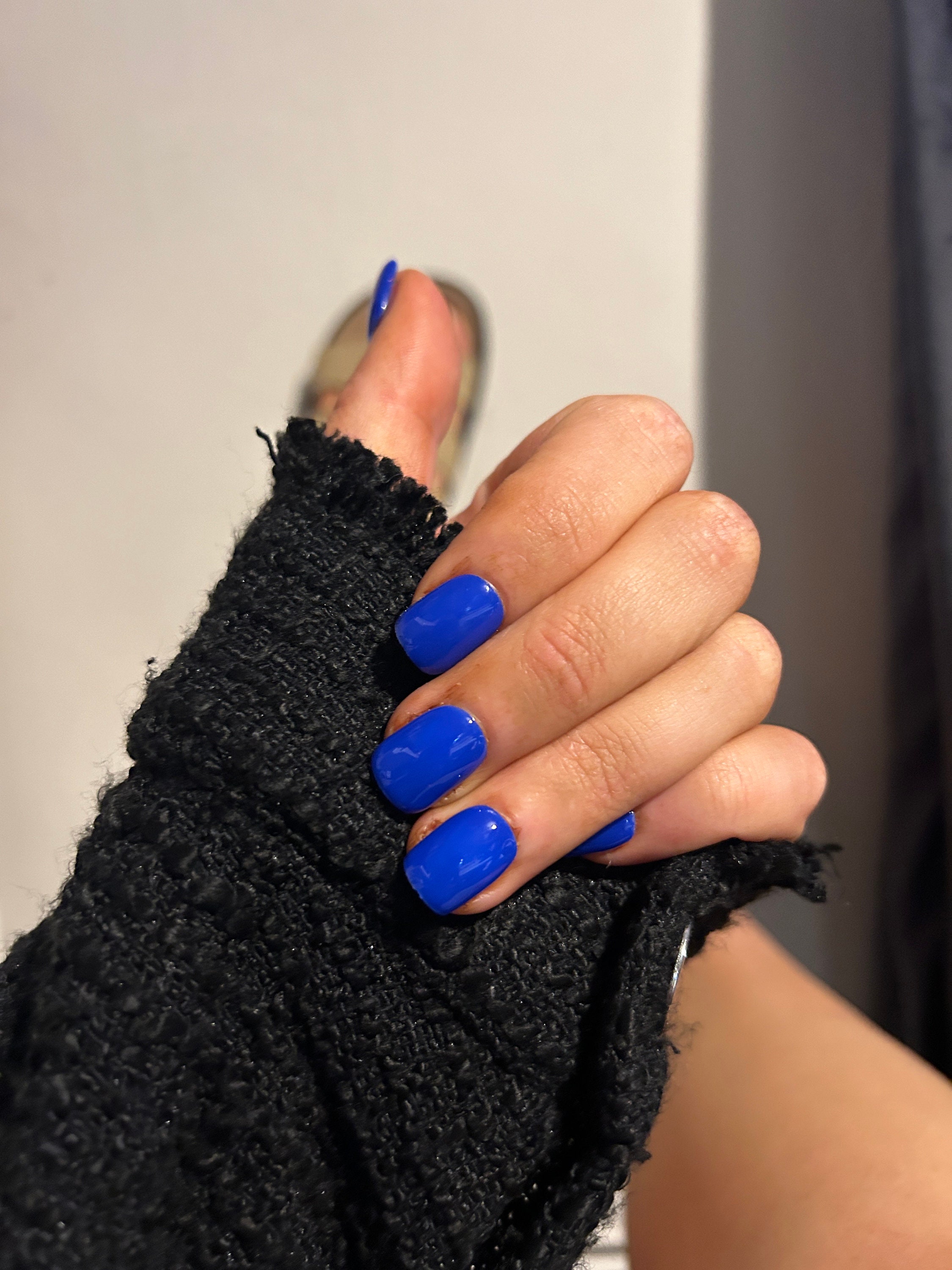 Electric Blue Nails That Shine Bright