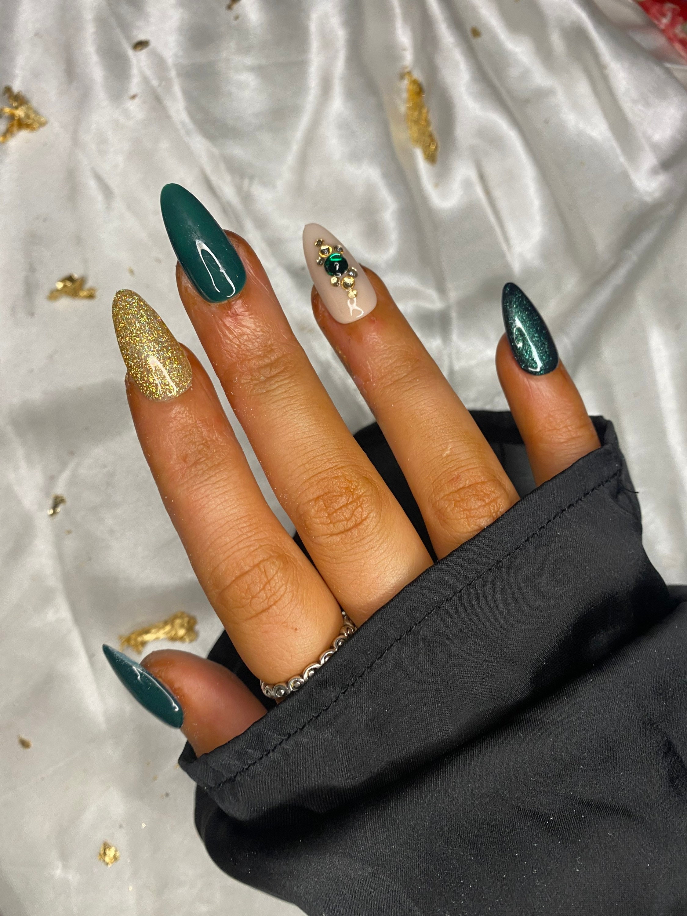 nails for emerald green dress Stiletto Press on Nails: Luxe Xmas False reorder