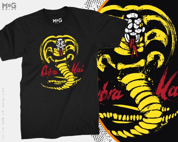 Maglietta Cobra Kai regalo Cobra Kai merchandising Cobra Kai regalo Cobra Kai amante dei cobra Kai istruttore di karate regalo per insegnante di karate per lui Etsy Italia