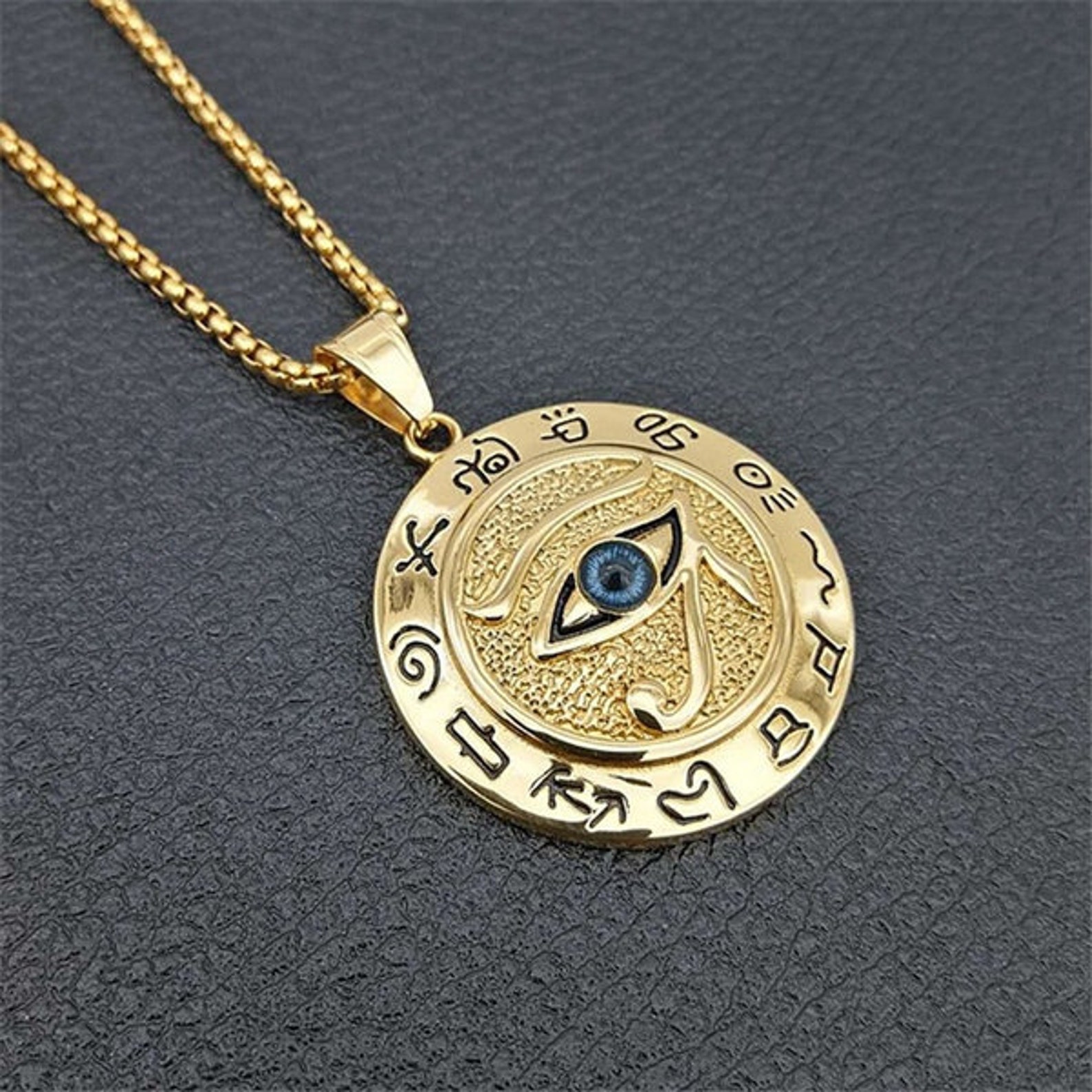 Silver Egyptian Eye Of Horus Amulet Pendant With Mother Of Pearl. – 99