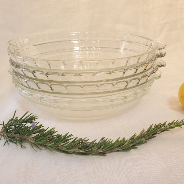 Pyrex 229 Scalloped Glass Pie Plate